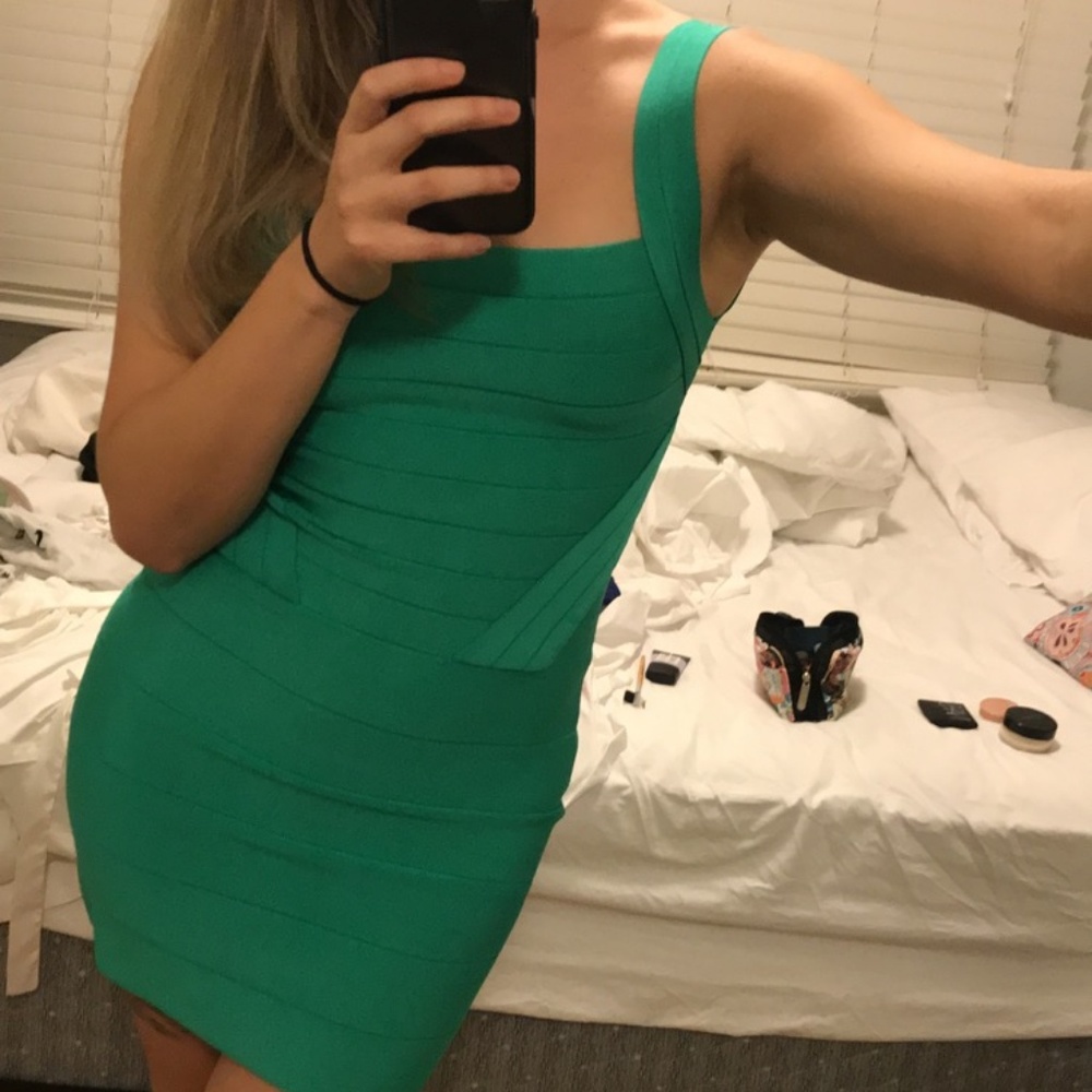 bebe bodycon dress green